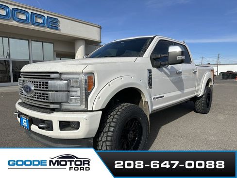 Used 2017 Ford F250 Platinum w/ Platinum Ultimate Package image 3