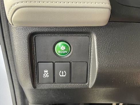 Used 2020 Honda HR-V LX image 14