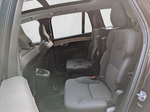 Certified 2025 Volvo XC90 B5 Plus w/ Protection Package Premier image 19