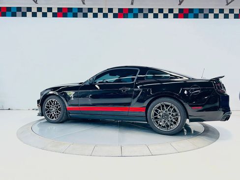 Used 2013 Ford Mustang Shelby GT500 RWD image 3