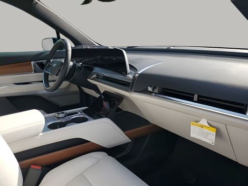 New 2026 Cadillac Vistiq Luxury AWD/4WD image 15