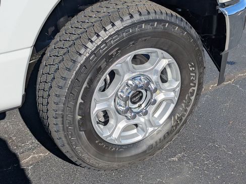 New 2026 Ford F250 XLT w/ FX4 Off-Road Package image 17