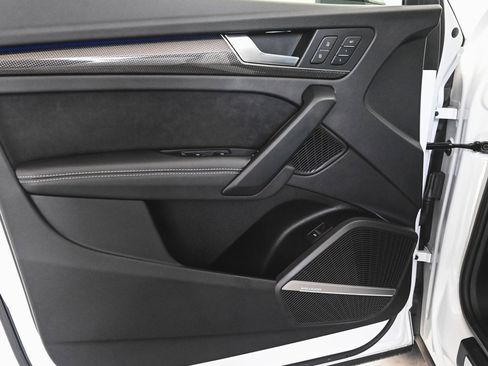 Used 2025 Audi SQ5 Premium Plus w/ Premium Plus Package image 8