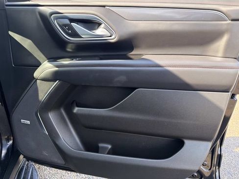 Used 2022 Chevrolet Tahoe RST w/ Luxury Package RWD image 18