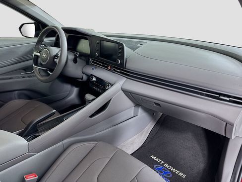 Certified 2025 Hyundai Elantra Sport w/ Cargo Package image 28