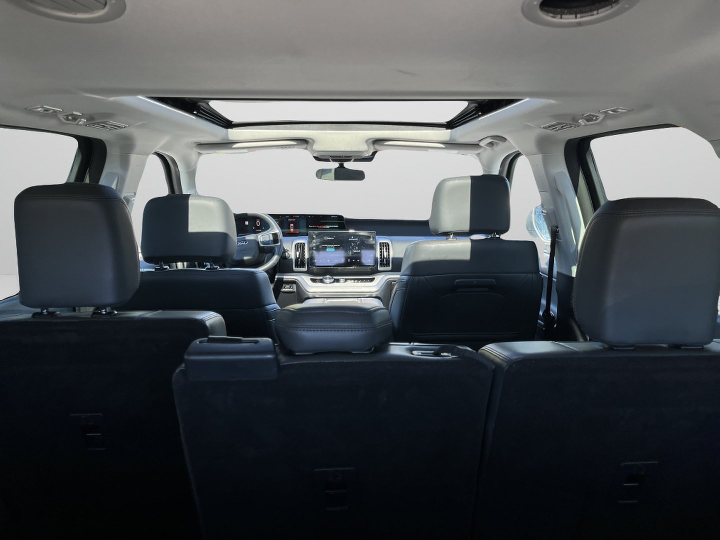 Used 2025 Ford Expedition Active AWD/4WD image 12