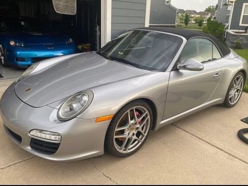 Used 2010 Porsche 911 Carrera S RWD image 2