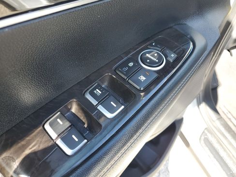 Used 2018 Kia Sorento LX image 14