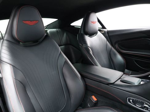 Used 2018 Aston Martin DB11 V12 RWD image 67