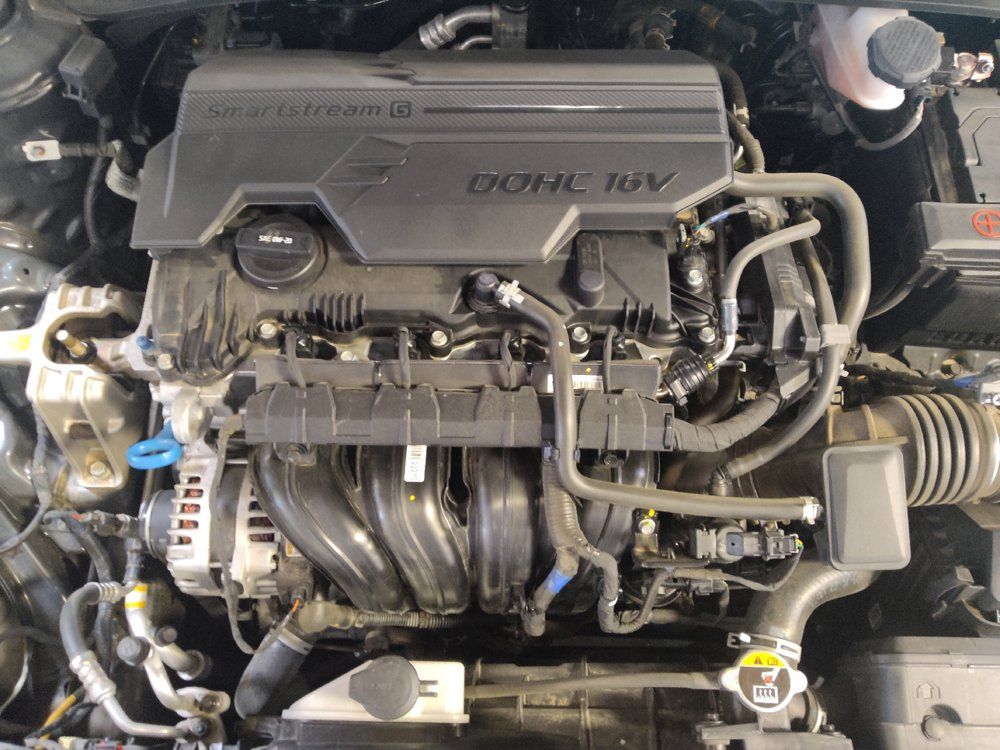 Used 2025 Hyundai Elantra SEL FWD image 30