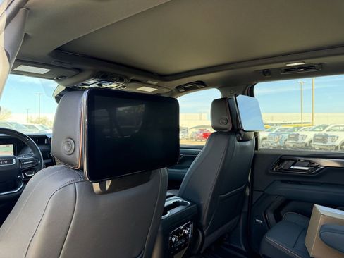 New 2026 GMC Yukon XL AT4 image 18