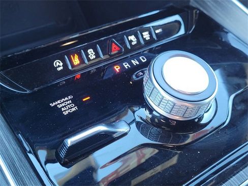 Used 2024 Jeep Wagoneer L Series II w/ Flexible Seating Group image 17