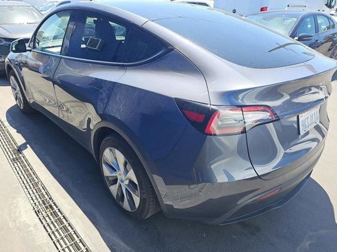 Used 2023 Tesla Model Y 2WD image 4
