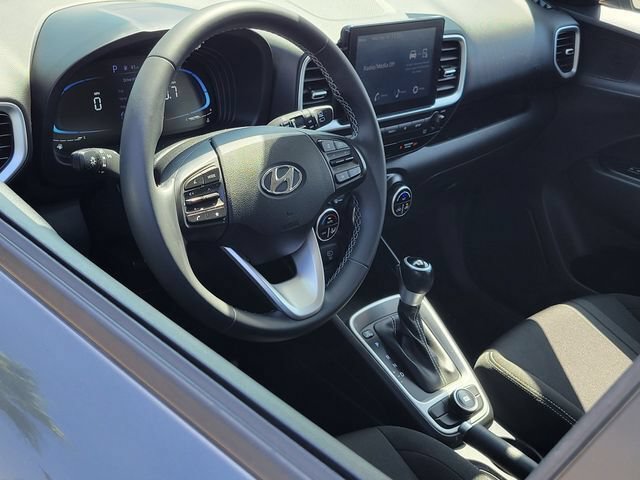 Certified 2024 Hyundai Venue SEL FWD image 5