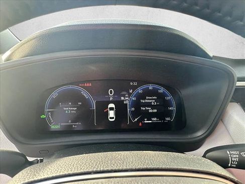 Used 2026 Toyota Corolla SE w/ SE Premium Package FWD image 12