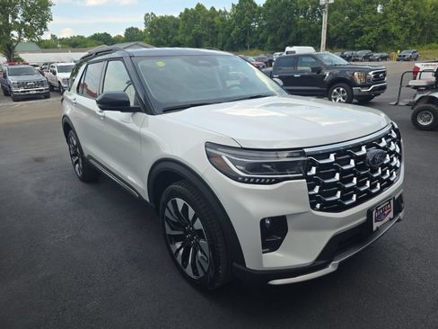 New 2026 Ford Explorer Platinum w/ LUX Leather Package AWD/4WD image 4