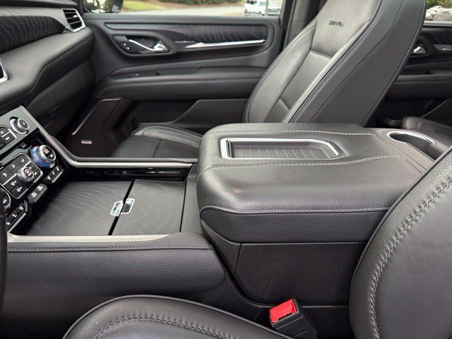Used 2021 GMC Yukon XL Denali w/ Denali Premium Package AWD/4WD image 23
