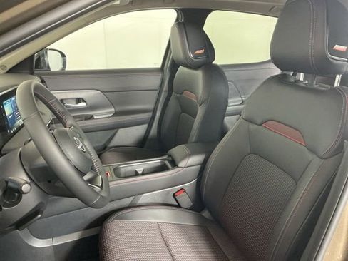 New 2026 Nissan Kicks SR AWD/4WD image 10