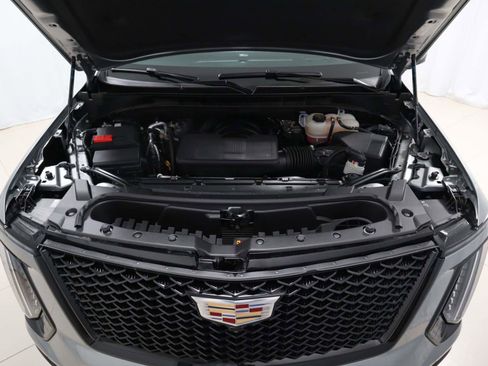 Used 2025 Cadillac Escalade Sport Platinum w/ LPO, Floor Liner Package AWD/4WD image 9