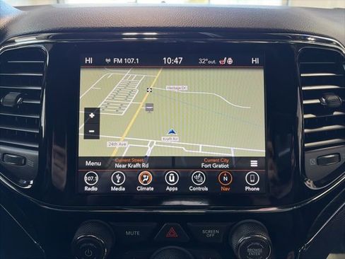 Used 2019 Jeep Grand Cherokee Limited image 24