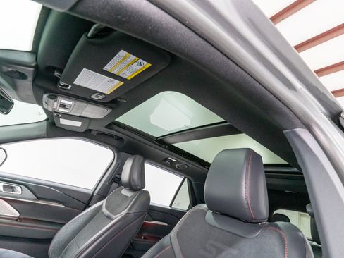 Used 2025 Ford Explorer ST w/ Sun And Sound Package image 17