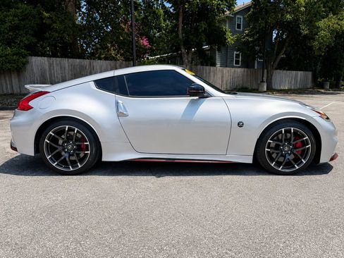 Used 2016 Nissan 370Z NISMO RWD image 4