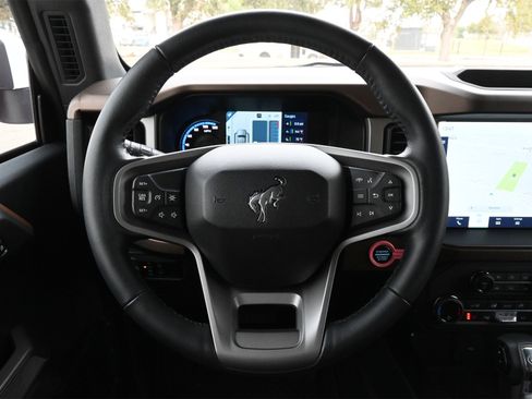 Used 2023 Ford Bronco Outer Banks image 10