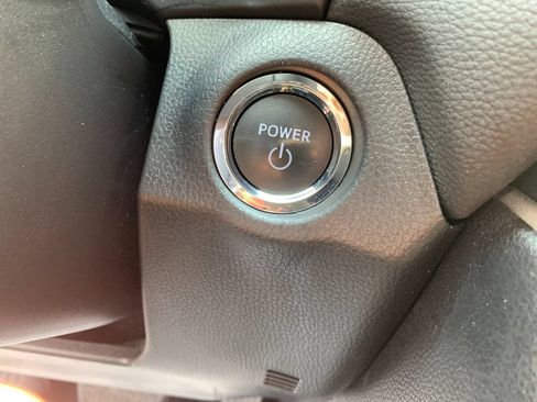 Used 2025 Toyota RAV4 XLE AWD/4WD image 26