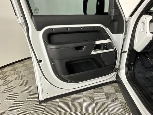 Used 2023 Land Rover Defender 110 S image 19