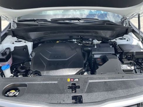 Used 2025 Kia Telluride SX w/ SX Captain's Chair Package FWD image 31