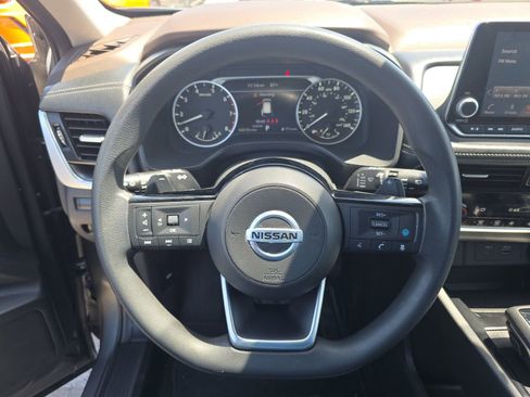 Used 2021 Nissan Rogue SV FWD image 14