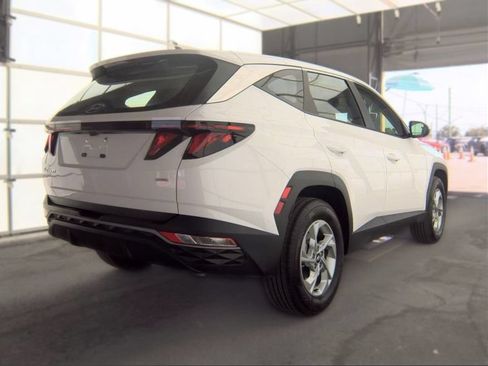 Used 2024 Hyundai Tucson SE AWD/4WD image 3