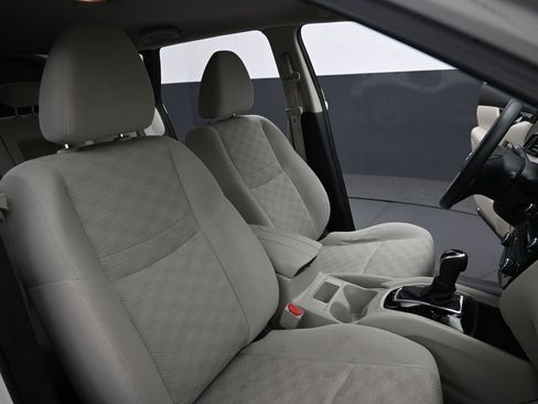 Used 2020 Nissan Rogue Sport SV AWD/4WD image 26