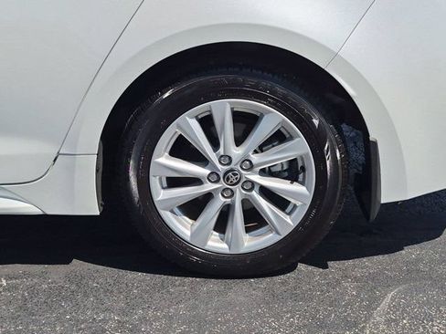 Certified 2025 Toyota Corolla XLE FWD image 7