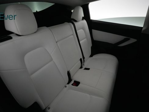 Used 2022 Tesla Model Y Performance image 5