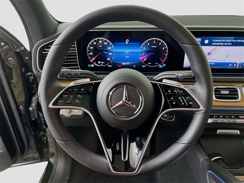 Used 2025 Mercedes-Benz GLE 450 4MATIC image 12