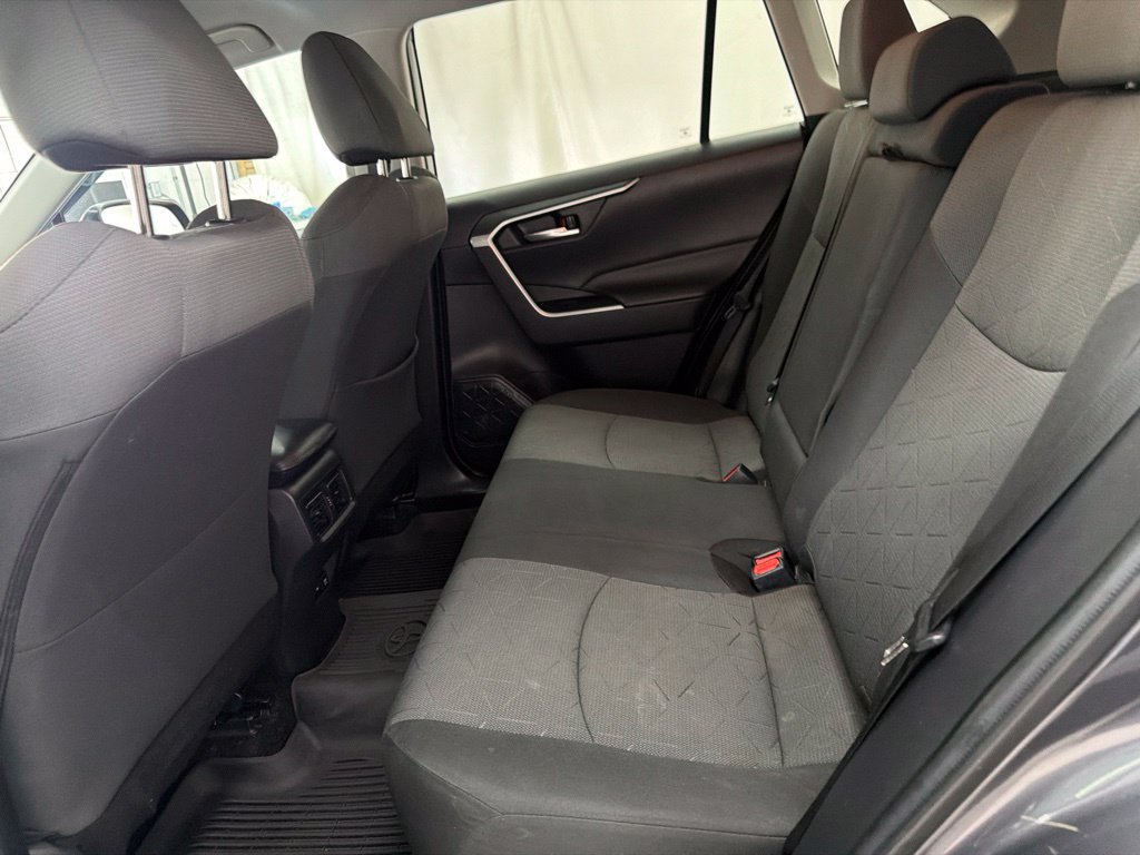 Used 2021 Toyota RAV4 XLE AWD/4WD image 22