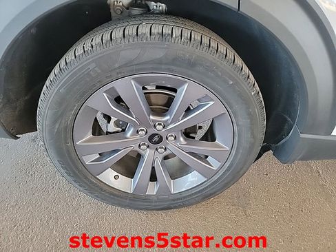 Used 2022 Ford Explorer XLT w/ Equipment Group 202A image 11