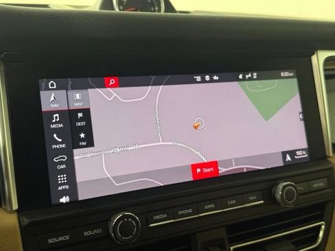 Used 2020 Porsche Macan AWD/4WD image 20