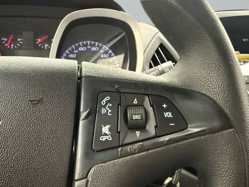 Used 2017 Chevrolet Equinox LS FWD image 18