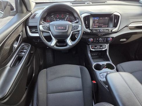 Used 2024 GMC Terrain SLE w/ Driver Convenience Package FWD image 11
