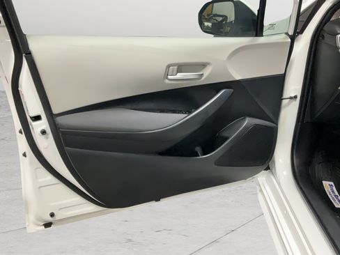Used 2021 Toyota Corolla LE FWD image 11