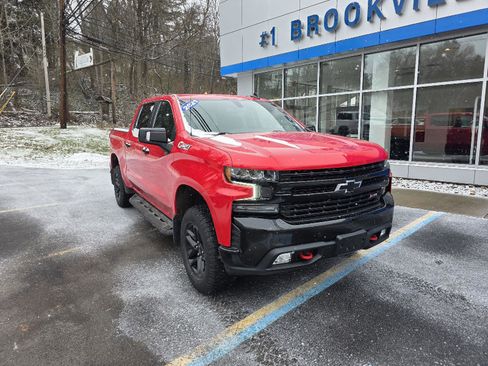 Used 2021 Chevrolet Silverado 1500 LT Trail Boss w/ Convenience Package II image 2