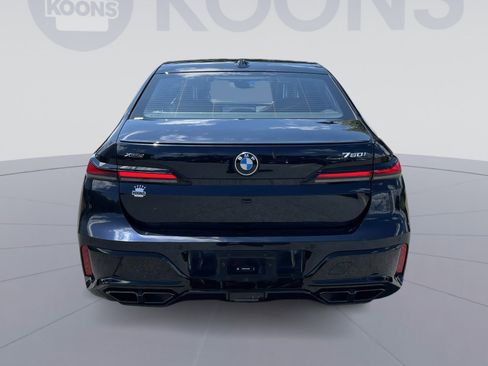 Used 2024 BMW 760i xDrive w/ Premium Package 2 AWD/4WD image 5