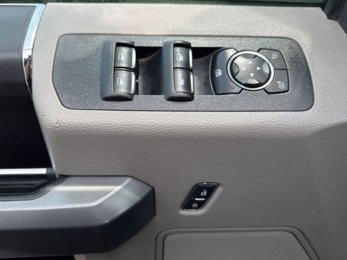 Used 2017 Ford F150 XLT AWD/4WD image 19