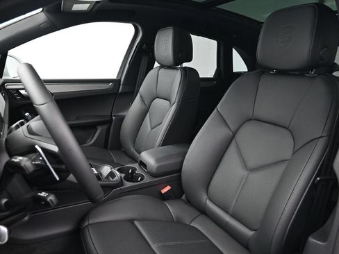 Used 2026 Porsche Macan AWD/4WD image 5