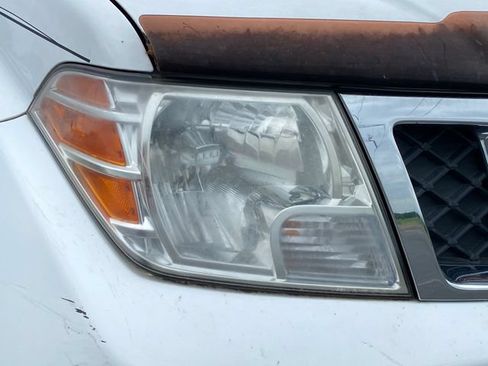 Used 2011 Nissan Frontier S w/ S Preferred Pkg RWD image 12