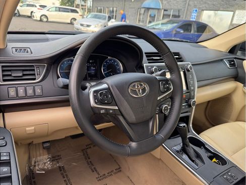 Used 2015 Toyota Camry XLE w/ Advanced Technology Package FWD image 23