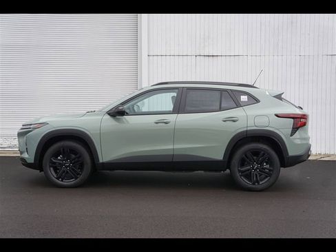 New 2026 Chevrolet Trax ACTIV image 2