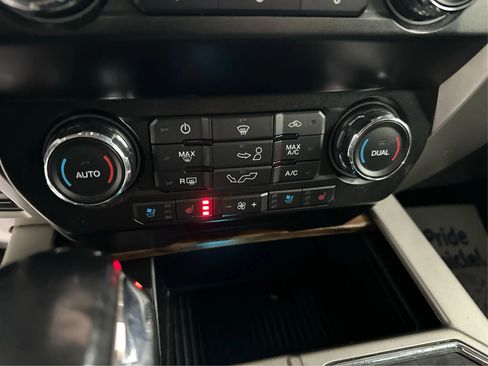 Used 2020 Ford F150 Lariat image 29